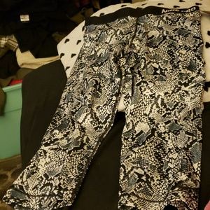 Nike Pro cropped dri-fit work out pants